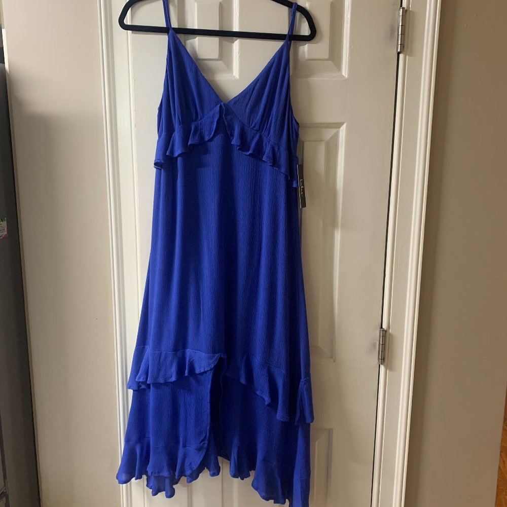 NEW WITH TAGS: Lulu's V-neck back tie sleeveless ruffle sundress (Blue, L)